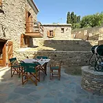 The House Of Πανσιόν 4*
