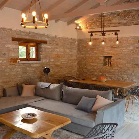 The House Of 4*